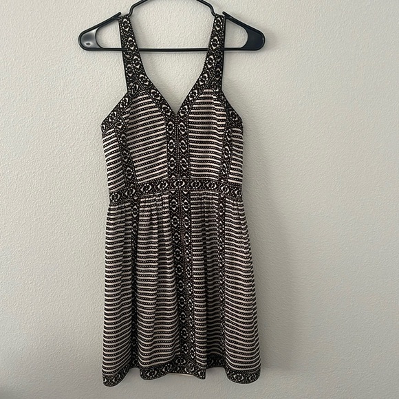 BCBGMaxAzria Black/Cream Melania Dress Size:4 - Picture 2 of 6